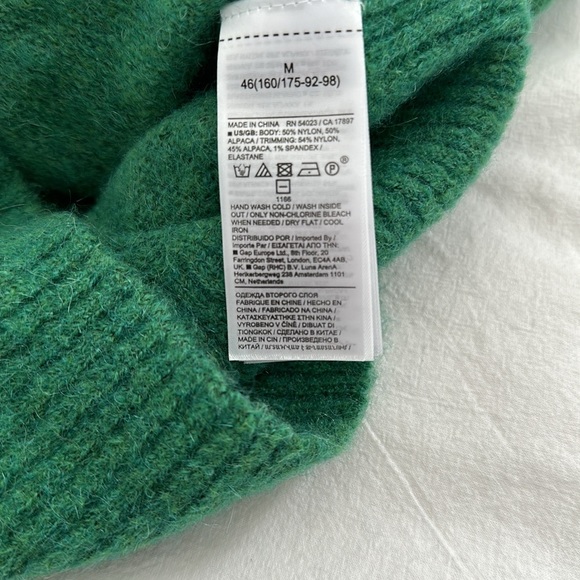 Banana Republic Oversized Ambra Sweater - Picture 4 of 7